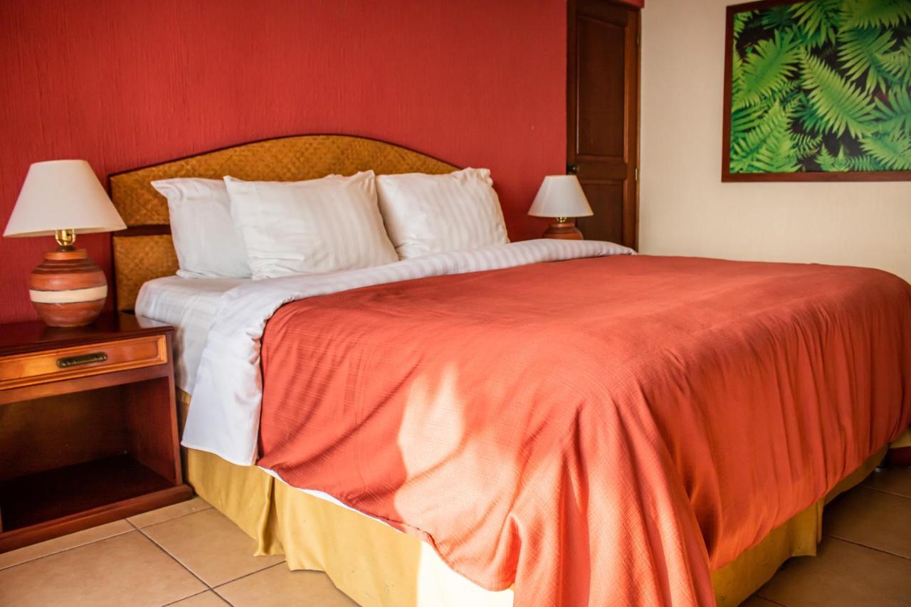 Camino Real Tikal‎ Hotel เอล เรมาเต ภายนอก รูปภาพ