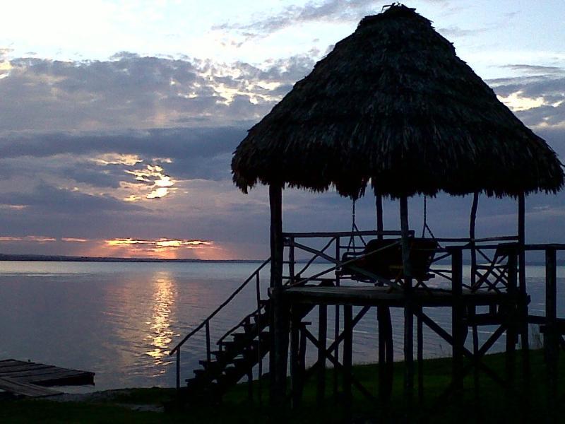 Camino Real Tikal‎ Hotel เอล เรมาเต ภายนอก รูปภาพ